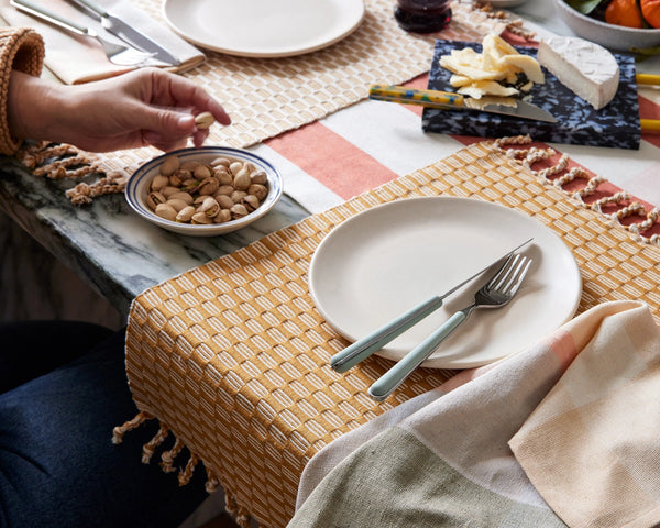 Panalito Placemat in Gold: MINNA's Gleaming Touch of Artisan Craftsmanship  – mogutable