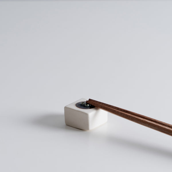 Tofu Chopstick Rest – mogutable