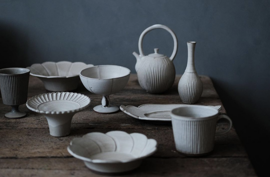 Ceramic Pottery vs Porcelain: Understanding the Differences and How to Care  for Them – mogutable