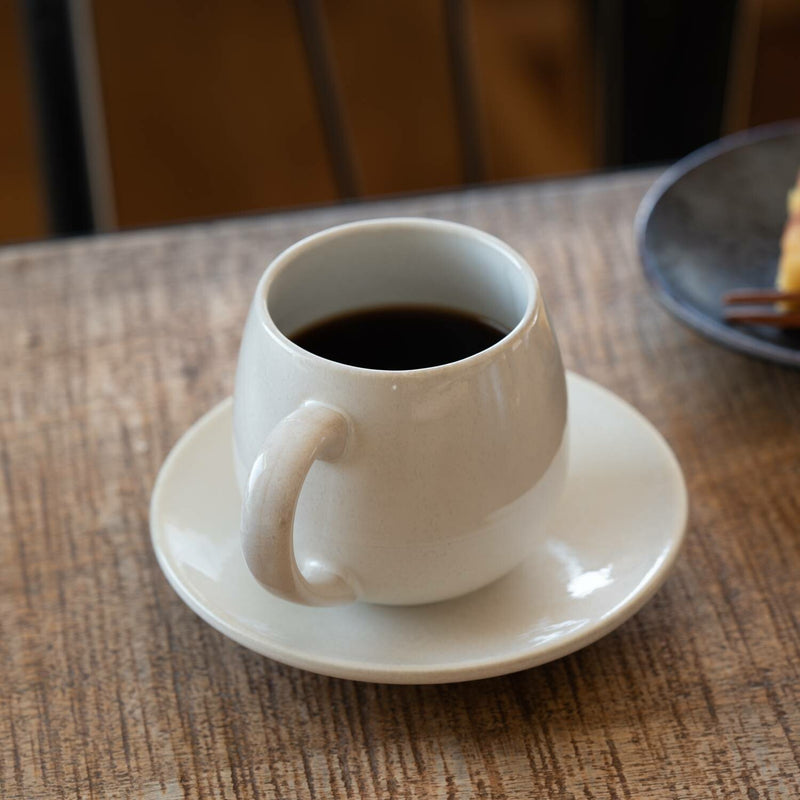 Pausa Ball Mug & Saucer Set in White