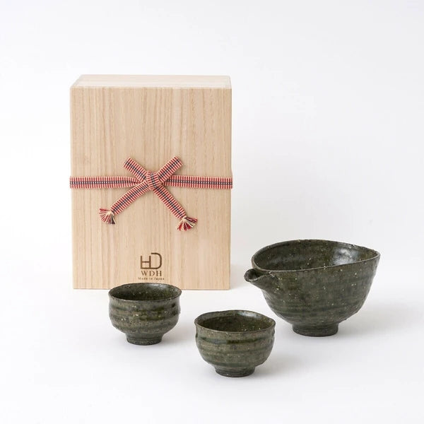Shigaraki Sake Set in Green