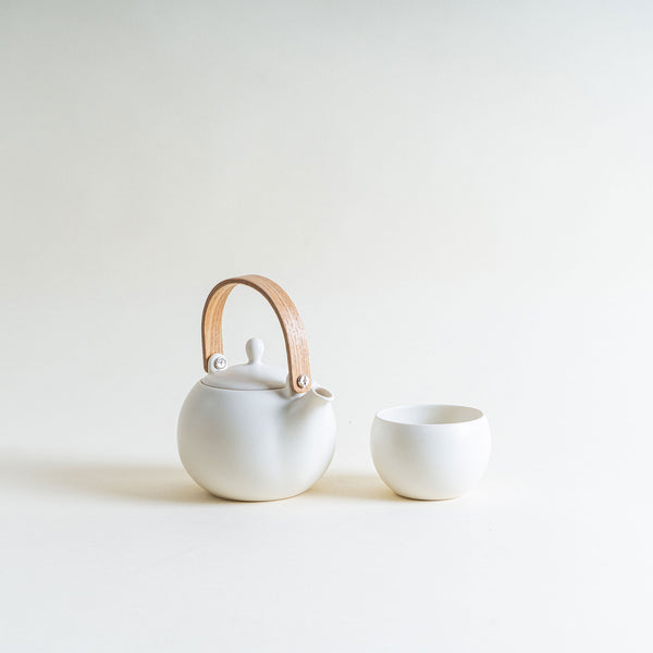 Large YUI Teapot in White with Wooden Handle