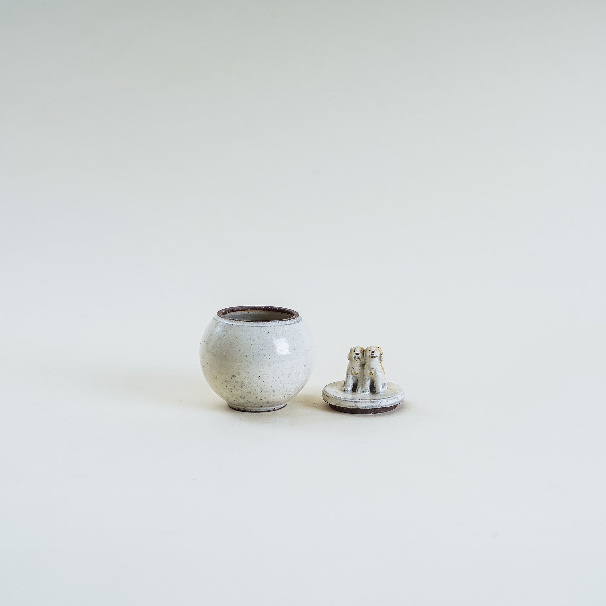 Jang Hun Seong PoPo Jar – Handmade Korean Ceramic | Mogutable – mogutable