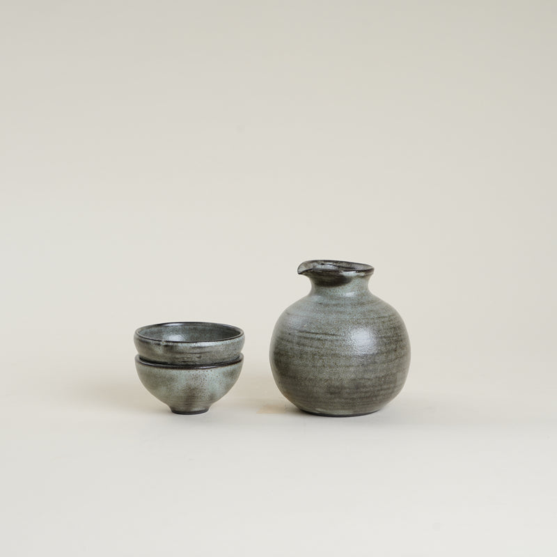 Sake Set in Black Green