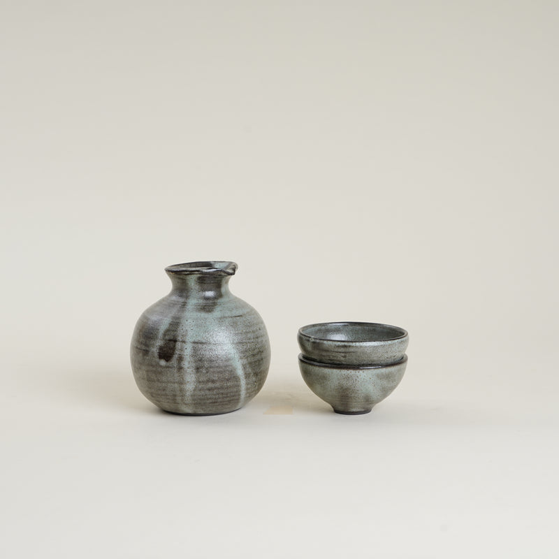 Sake Set in Black Green