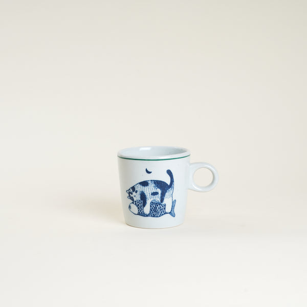 10 oz Yeogi-Damki Hand-Painted Mug - Cat & Fish