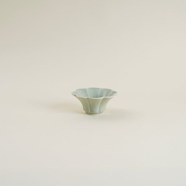 Arita Ware Flower-Shaped Small Bowl – mogutable