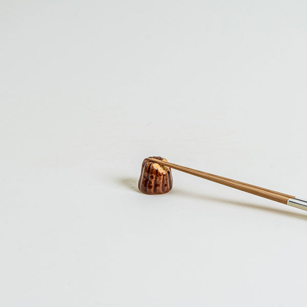 Bite Canelé Chopstick Rest