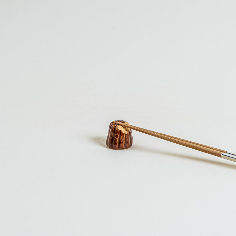 Bite Canelé Chopstick Rest