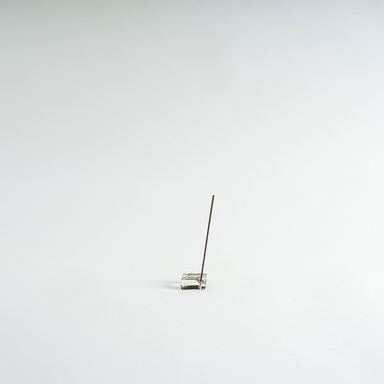 mogutable_glass_incense_holder