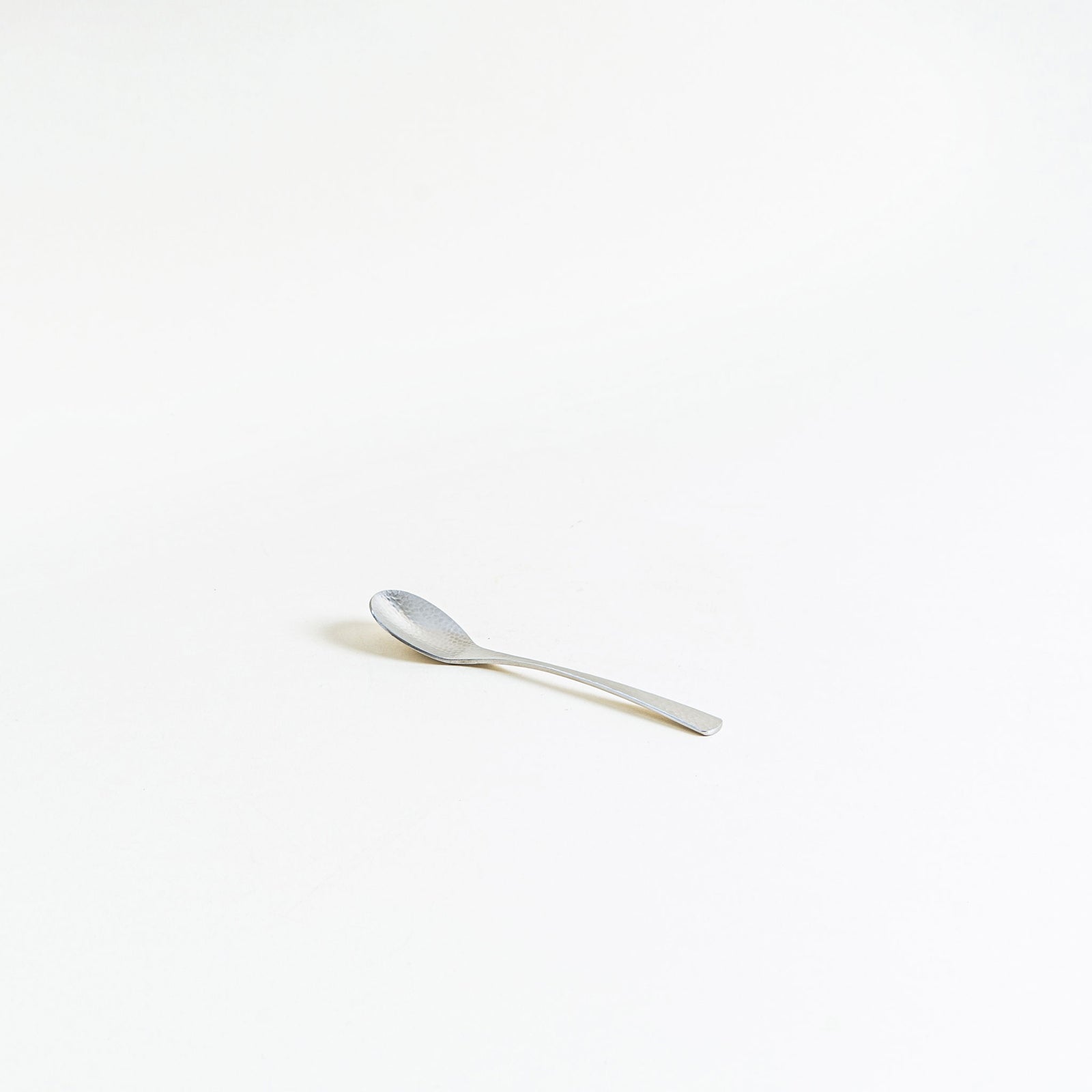 mogutable_hand_painted_flower-