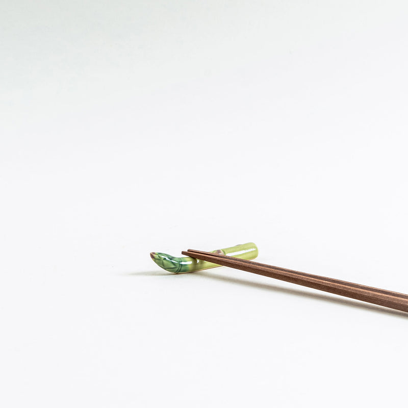 Mogutable - Asparagus Chopstick Rest