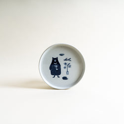 Yeogi-Damki Yeo Kyung Lan ceramic plate in bear style.