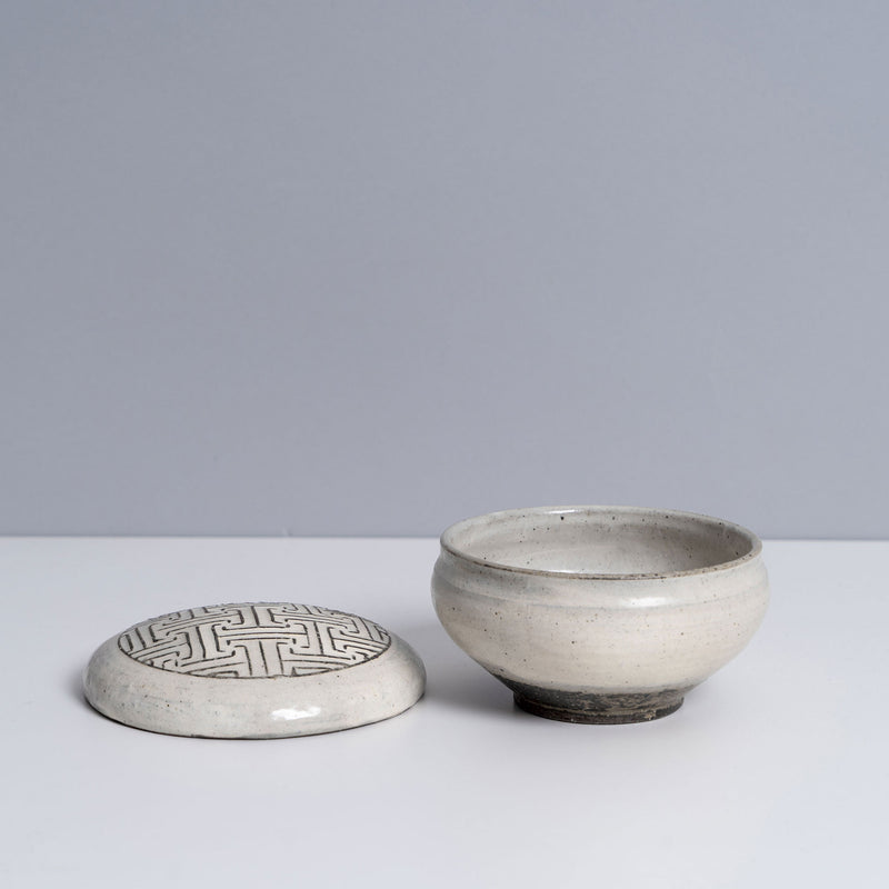 Soup Bowl with Patterned Lid