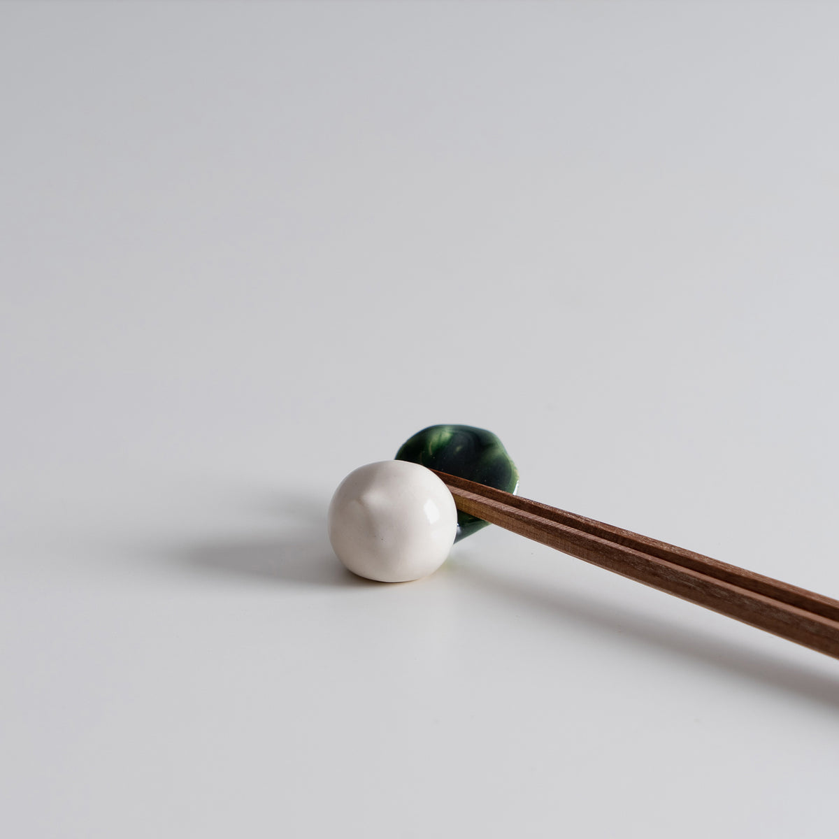 Leek Chopstick Rest – Handmade Japanese Ceramic Hashioki