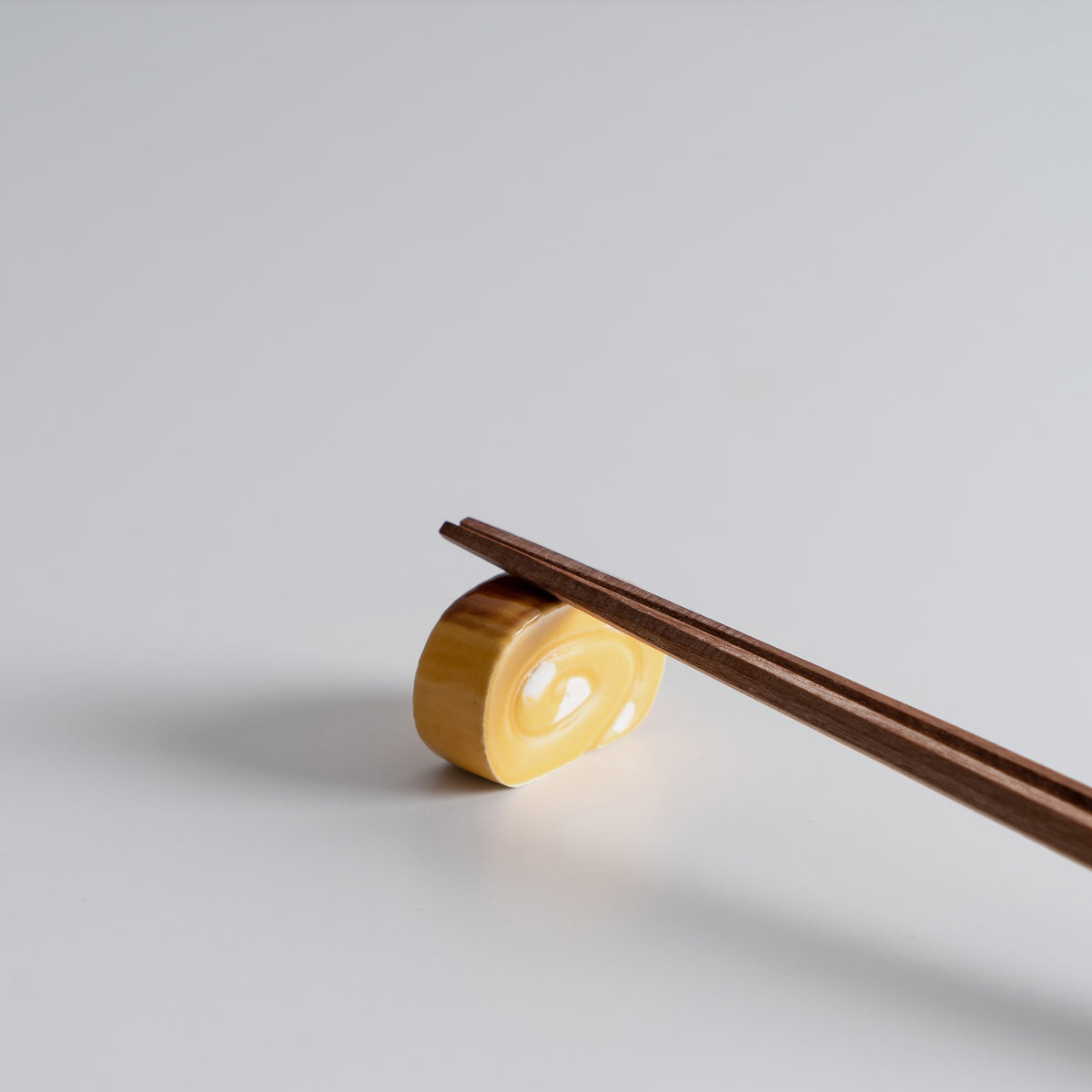 Mitarashi Dango Chopstick Rest – mogutable