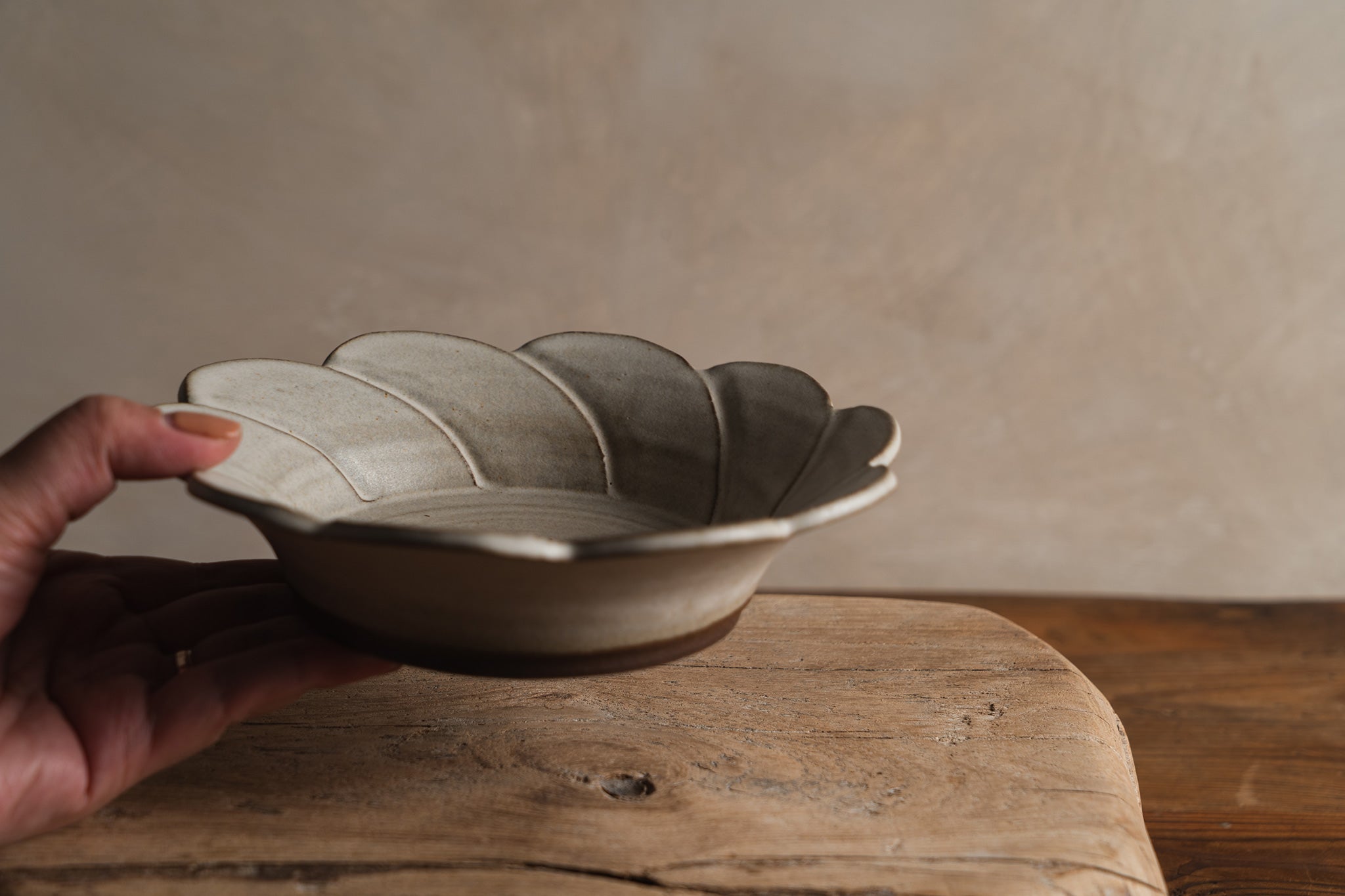 Flower Shallow Bowl in White – mogutable