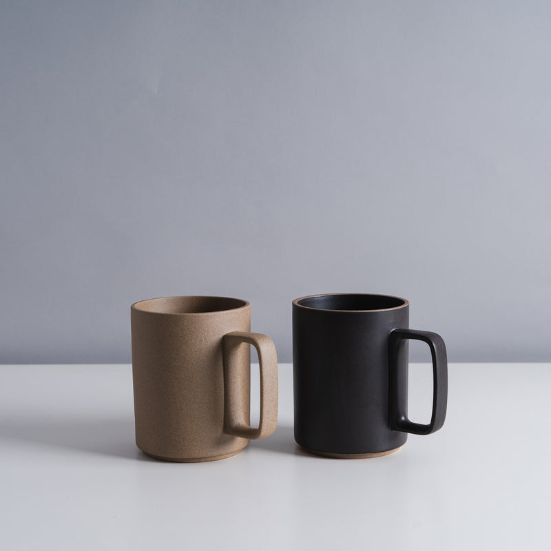15 oz Hasami Porcelain Mugs in Natural and Black - Mogutable
