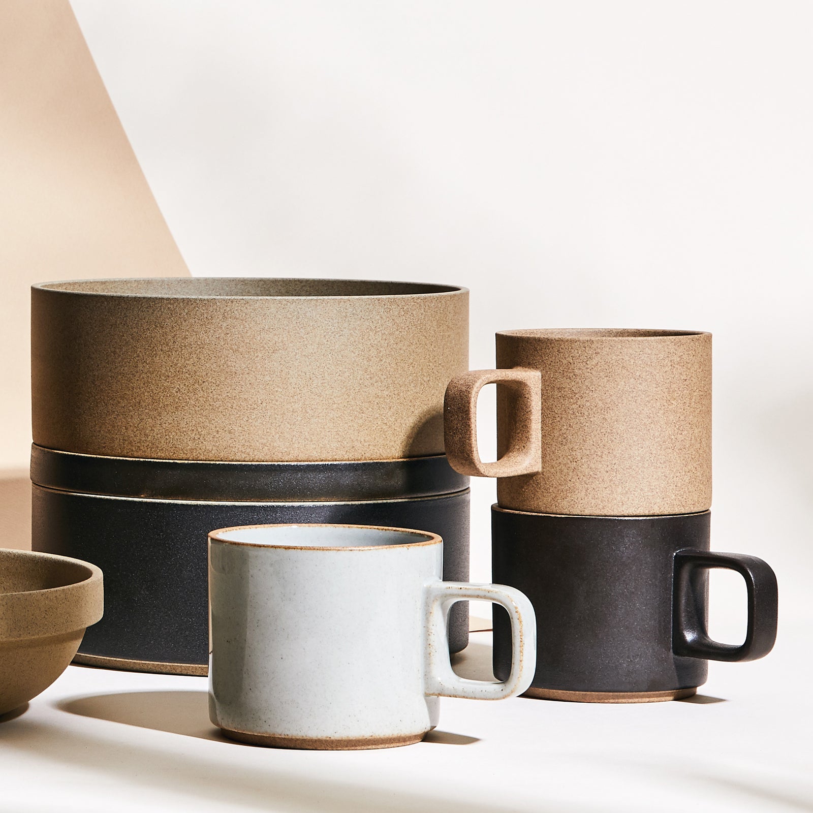mughettoページ Hasami Porcelain 11 oz Black Ceramic Mug - Elegant Japanese