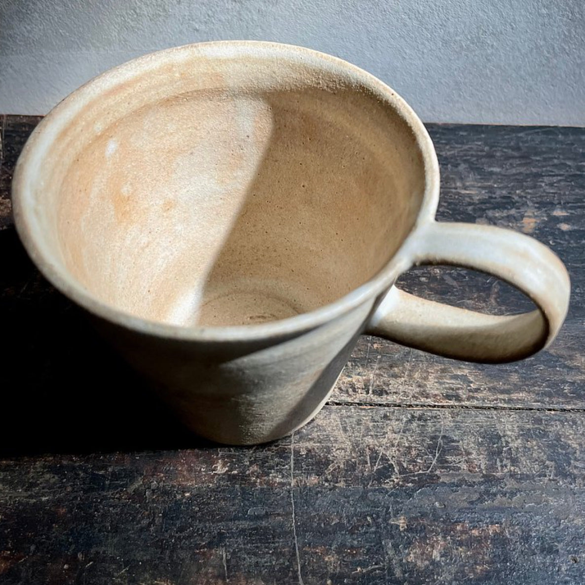 Mug in Rusty White – mogutable